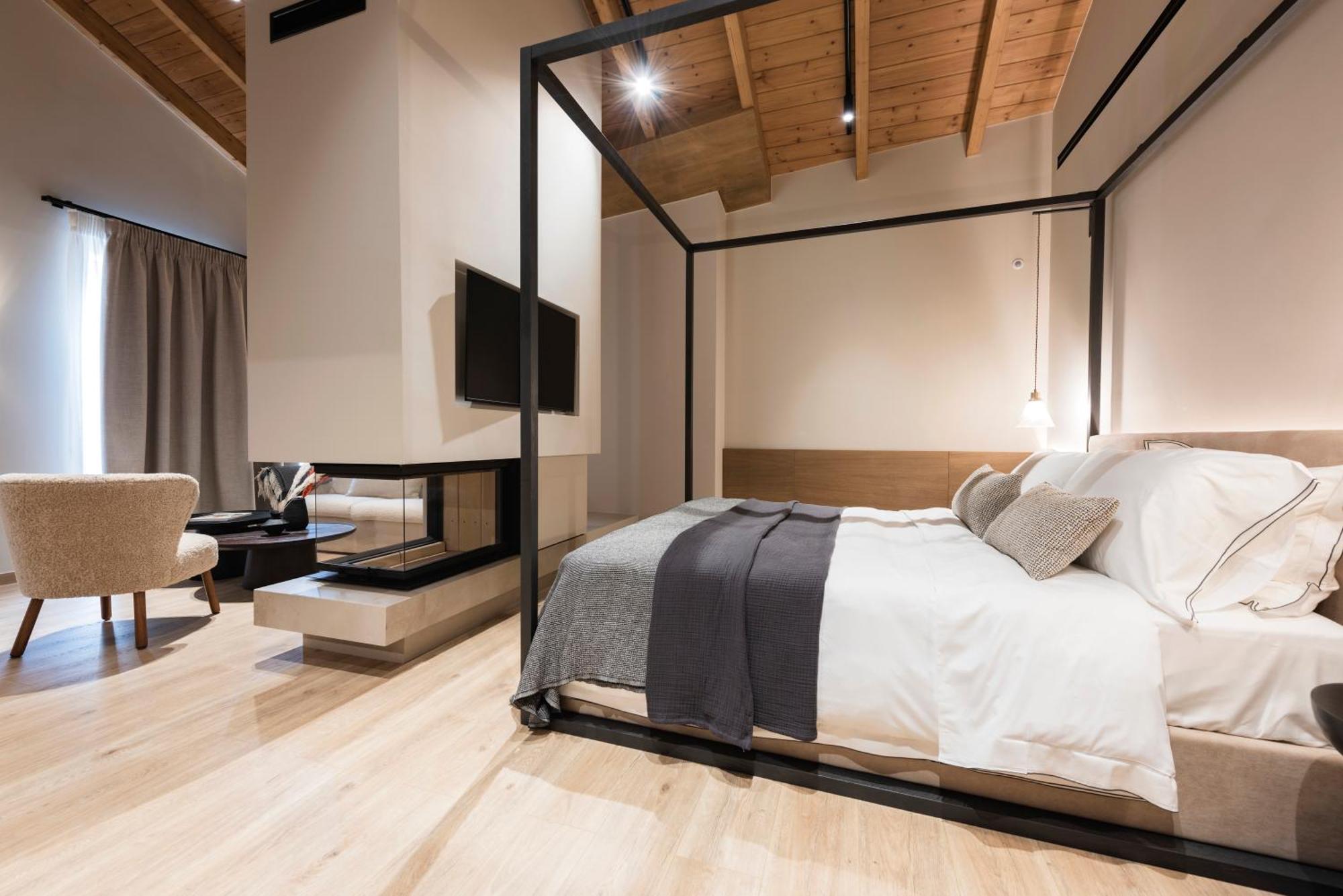 Revi Mountain Resort Boutique Hotel Kalavryta Room photo